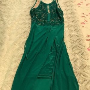 Beautiful Emerald Green Dress 😍
